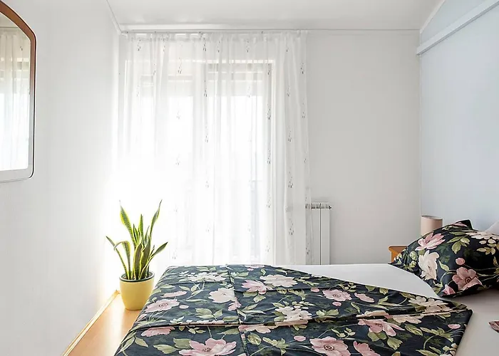 Charming With Sea View In Sibenik, 38 M².